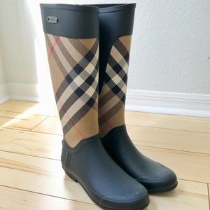 Burberry rain boots size 35